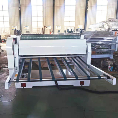 দৈর্ঘ্য 3800mm ঢেউতোলা বোর্ড কাটিং মেশিন সঙ্গে স্ট্যাকার শক্তি দক্ষ