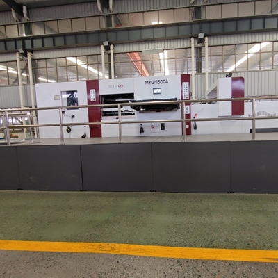 মসৃণ 980mm corrugated কার্ডবোর্ড ডাই কাটার পিএলসি নিয়ন্ত্রিত