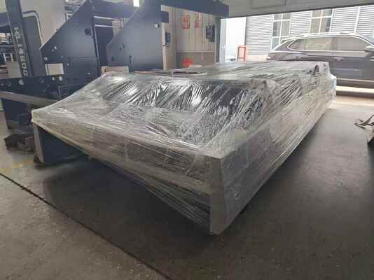 HL1600 উচ্চ গতির 100pcs/মিনিট স্বয়ংক্রিয় ফ্লুট ল্যামিনেটিং মেশিন 1600x1250mm আকার এবং স্বয়ংক্রিয় ফিডিং সহ